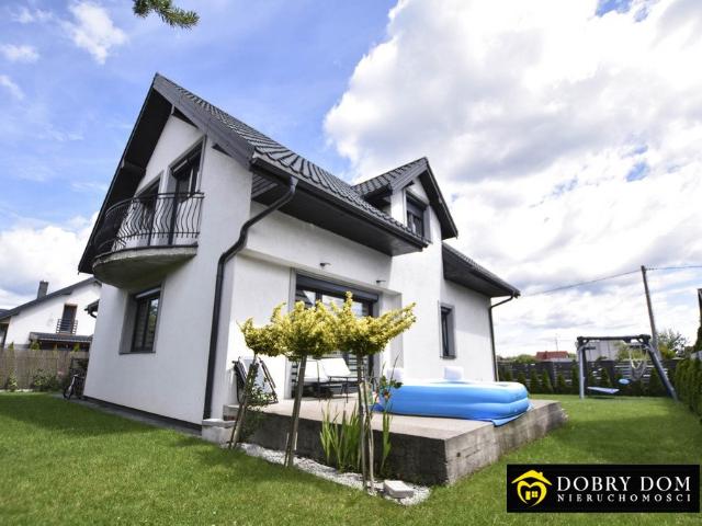 Zapraszam do obejrzenia domu 220 m² z kominkiem i dużym tarasem