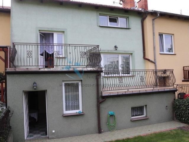 Zapraszam do obejrzenia domu 221 m² z ogródkiem i tarasami