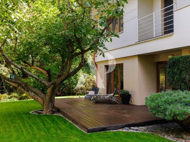 Zapraszam do obejrzenia domu 390 m² z klimatycznym ogrodem w Konstancinie
