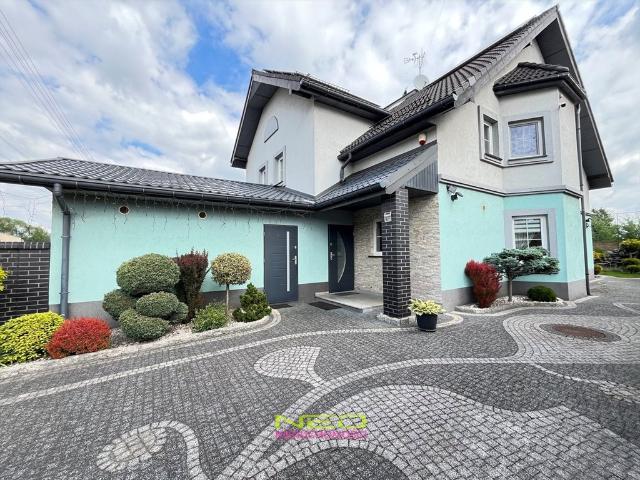 Zapraszam do obejrzenia domu 320 m² z dwoma niezależnymi częściami w Częstochowie