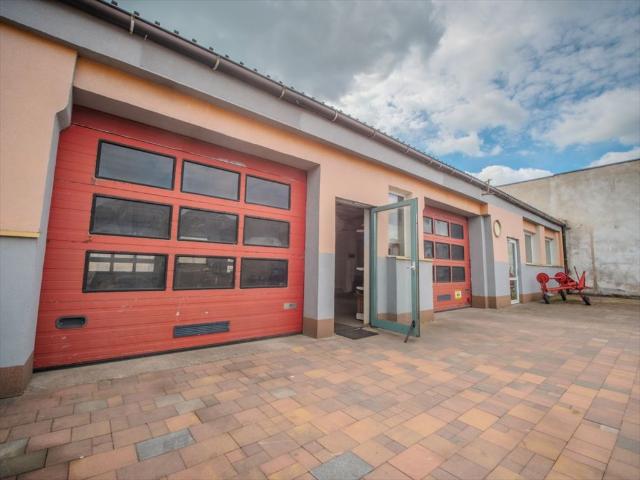 Zapraszam do obejrzenia kompleksu halowo magazynowego 675 m² z biurem i mieszkaniem