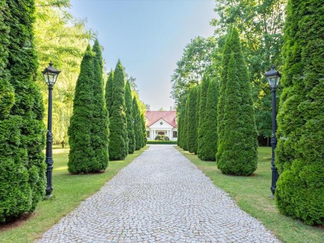 Zapraszam do luksusowej rezydencji 363 m² w Halinowie