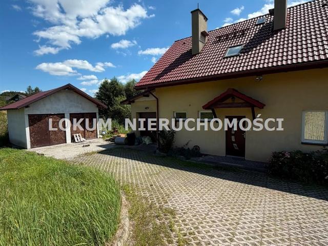 Polecam przestronny dom 150 m² z ogrodem w Krostoszowicach