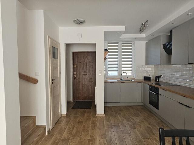 Zapraszam do wynajęcia funkcjonalnego domu 79 m² z ogródkiem w Baninie