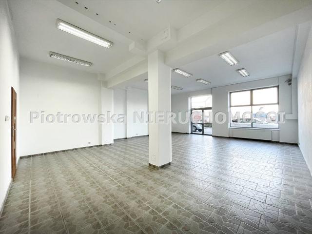 Zapraszam do wynajęcia przestronnego lokalu usługowego 85,71 m² w centrum Sieradza