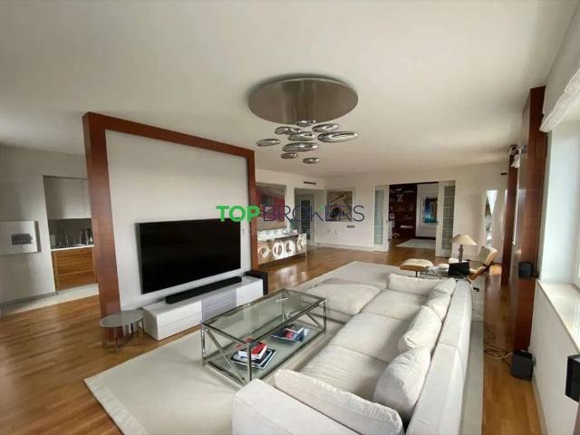 Zapraszam do wynajęcia 140 m² mieszkania z tarasem, basenem i siłownią