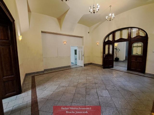 Zapraszam do wynajęcia 180 m² biura w prestiżowej kamienicy Rynek