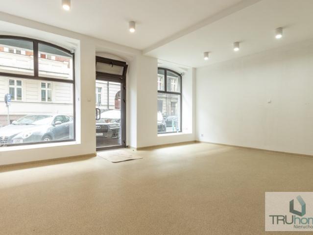 Lokal usługowy 65 m² w centrum Katowic witryna i funkcjonalność