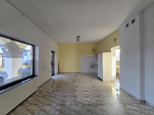 Zapraszam do wynajmu 70 m² lokalu z parkingiem i ogrodem