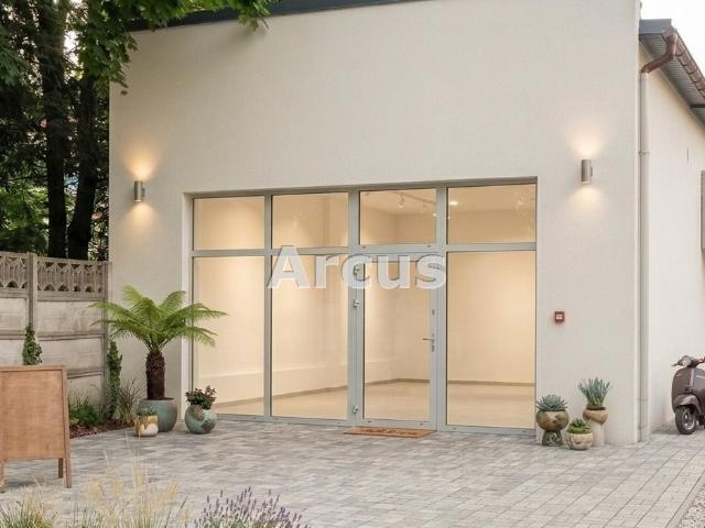 Polecam pawilon 275 m² w Tarnowie z parkingiem