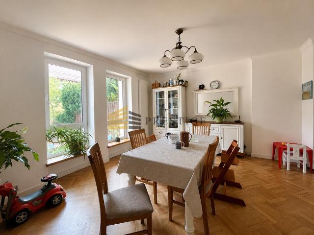 Zapraszam do wynajmu domu 240 m² z 8 pokojami w Warszawie