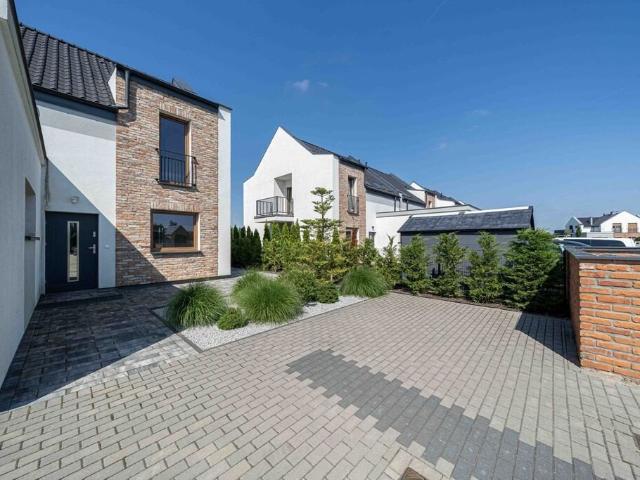 Zapraszam do wynajmu eleganckiego domu 125 m² z ogrodem 554 m² w Baranowie