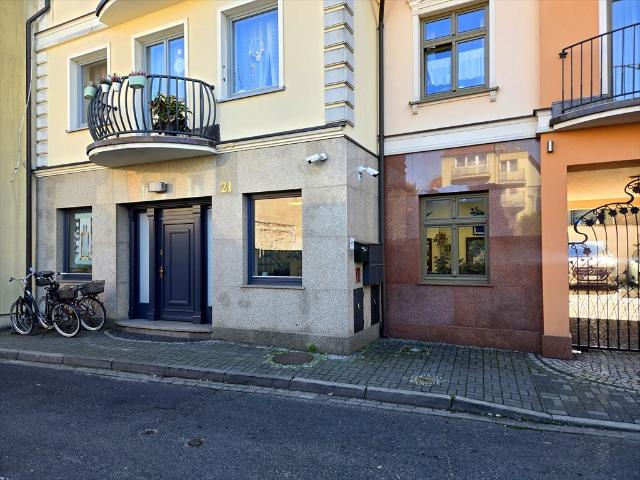 Zapraszam do wynajmu funkcjonalnego lokalu 101 m² w Lesznie
