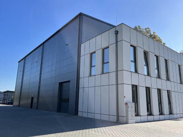 Zapraszam do wynajmu hali 779 m² z zapleczem biurowym w Nowym Dworze