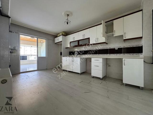 Zara | Duralialıç Mh Asansörlü İskanlı Ara Kat 135m² 3+1 Daire
