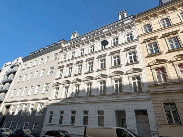 Zauberhaft! Zwei Zimmer Altbauwohnung Nähe U3 Kardinal Nagel Platz