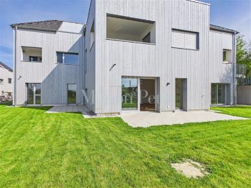 Zauberhafte 5.5 Zimmer Gartenwohnung mit 336 m² Garten und Privatsphäre