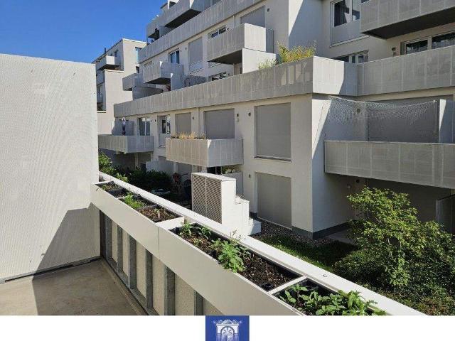Zauberhafte Wohnung mit EinbaukÃ¼che und Balkon!