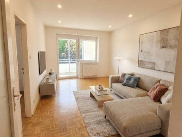 Zauberhafte Wohnung! Großzügig geschnitten! Herrliche Lage!