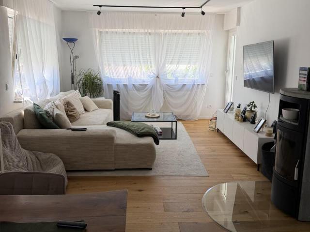 Zauberhafte, renovierte 3 Zimmer Wohnung einziehen und wohlfühlen!