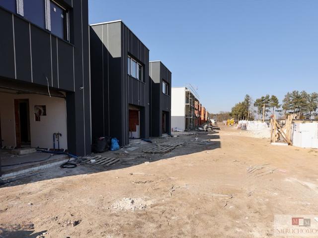Segment środkowy z garażem, ogród 59 m², 122,66 m²