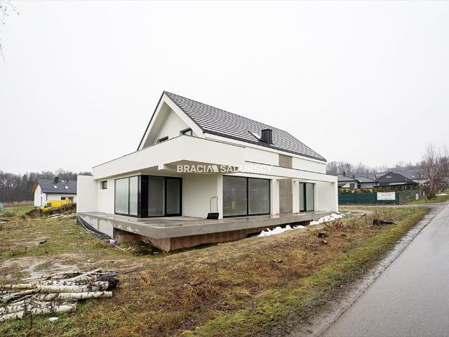 Nowoczesna willa 299 m2 z garażem w Zawadzie