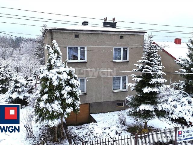 Do sprzedania dwurodzinny dom 150 m² z garażem i ogrodem