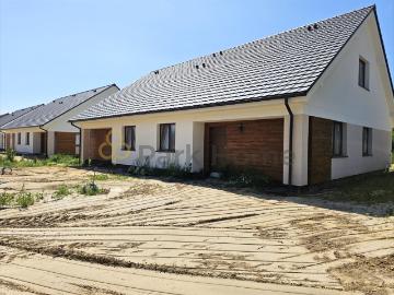 Nowoczesny dom 85,78 m2 z dużą działką i prywatnością