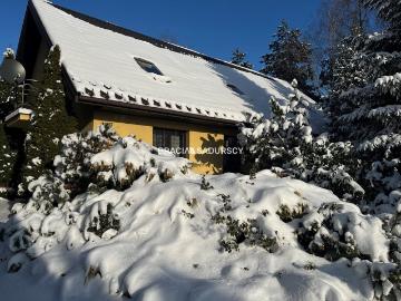 Przestronny dom 200 m² z 7 pokojami, garażem i dużą działką