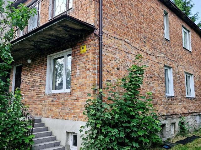 Solidny dom z dużym tarasem i piwnicą w Zgierzu zapraszam