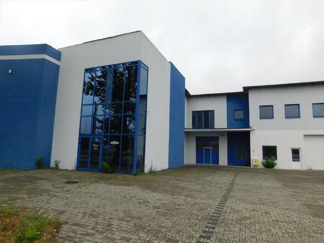 Budynek handlowo usługowy 900 m2 z możliwością aranżacji