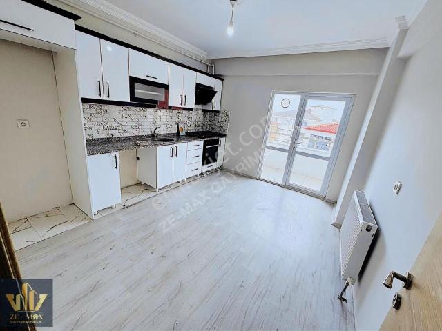 Ze/max^tan Atatürk Mah.istiklal Cad.iskanlı Satılık 3+1 Daire