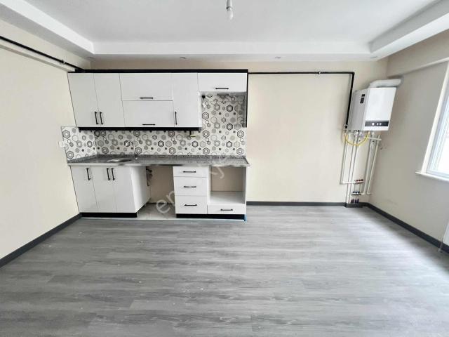 Ze/max^tan Namıkkemal Mah. Okullar Bölgesinde 1+1 Kiralık Daire