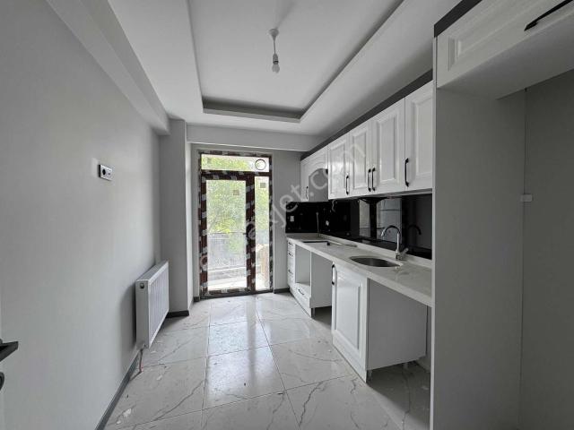 Ze/max Gayrimenkul'den Sıfır İskanlı Arakat 3+1 Kiralık Daire