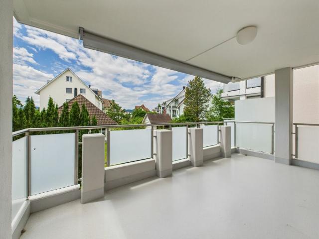 ZENTRAL MIT GROSSZÜGIGEM BALKON