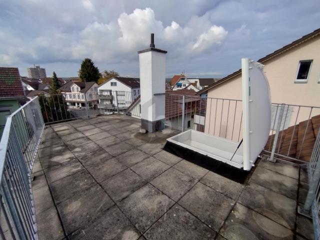 ZENTRAL MIT PRAKTISCHER DACHTERRASSE