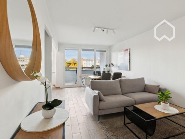 Zentral modern and bright apartment on the 5th floor right next to the S Bahn