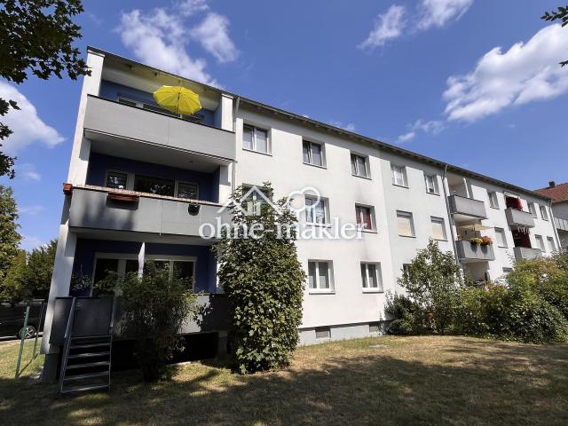 Zentral, aber ruhig gelegene 3 Zimmer Wohnung mit Balkon und Stellplatz als Kapitalanlage, prov.frei