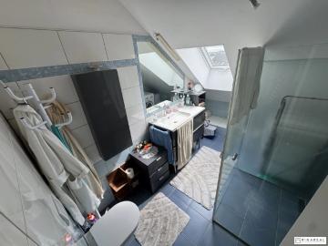 Zentral, aber ruhig gelegene 2 Zimmer Wohnung | Balkon | Grün und Weitblick