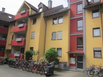 Zentral gelegen, frisch renovierte 2 Zimmer Wohnung in Erlangen