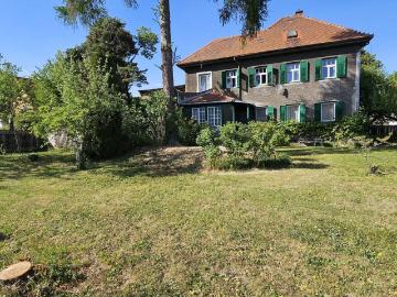 Zentral gelegen, sonnig, großzügiges Grundstück, Haus erweiterbar auch als Bauprojekt geeignet, sehr gute Infrastruktur