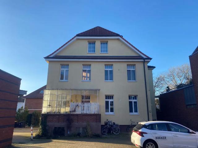 Zentral gelegene Altbau 1 – Zimmer Wohnung in Quakenbrück!