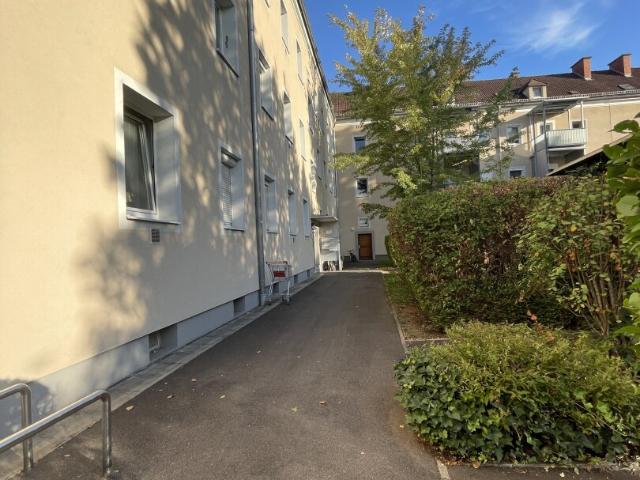 zentral gelegene dachgeschoss 1 raum wohnung im beliebten stadtteil bindermichl! von grünflächen und bester infrastruktur umgeben!