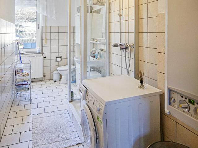 Zentral gelegene, kleine Wohnung mit Einbauküche!