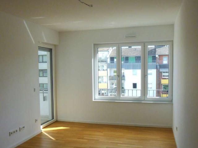 Zentral gelegene & lichtdurchflutete 3 Zimmer Wohnung mit Balkon