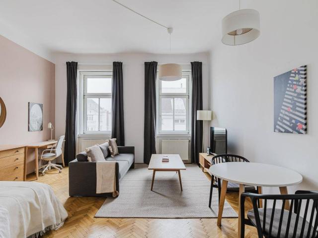 Zentral gelegene Studio Wohnung im vielseitigen 3. Bezirk mit Lift. Viele Einkaufsmöglichkeiten in der Nähe VIE425
