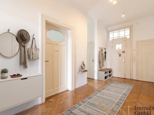 Zentral gelegene, teilweise sanierungsbedürftige Altbauwohnung mit Loggia in Linz zu verkaufen!