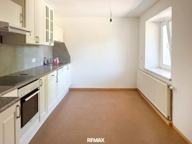 Zentral gelegene Wohnung frisch renoviert eigener Eingang