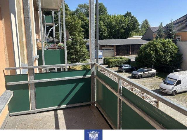 Zentral gelegene Wohnung mit Balkon, Bad mit Wanne und WohnkÃ¼che!