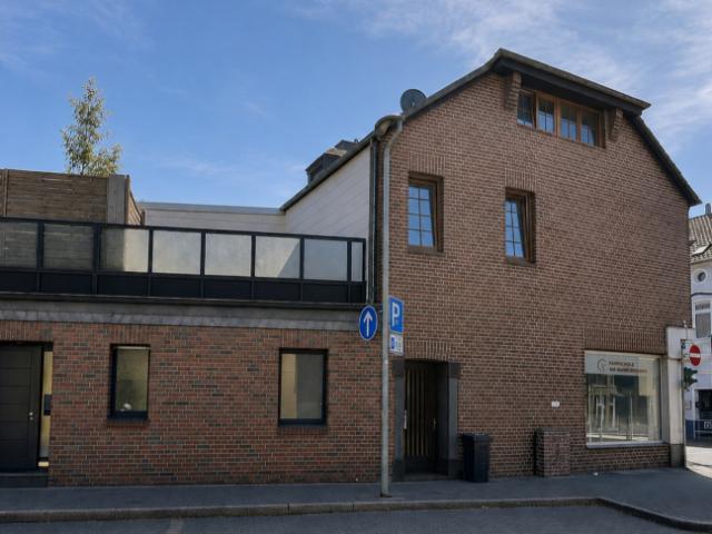 Zentral gelegene 2 Zimmer Wohnung mit Dachterrasse und zusätzlicher Nutzfläche in Hüls